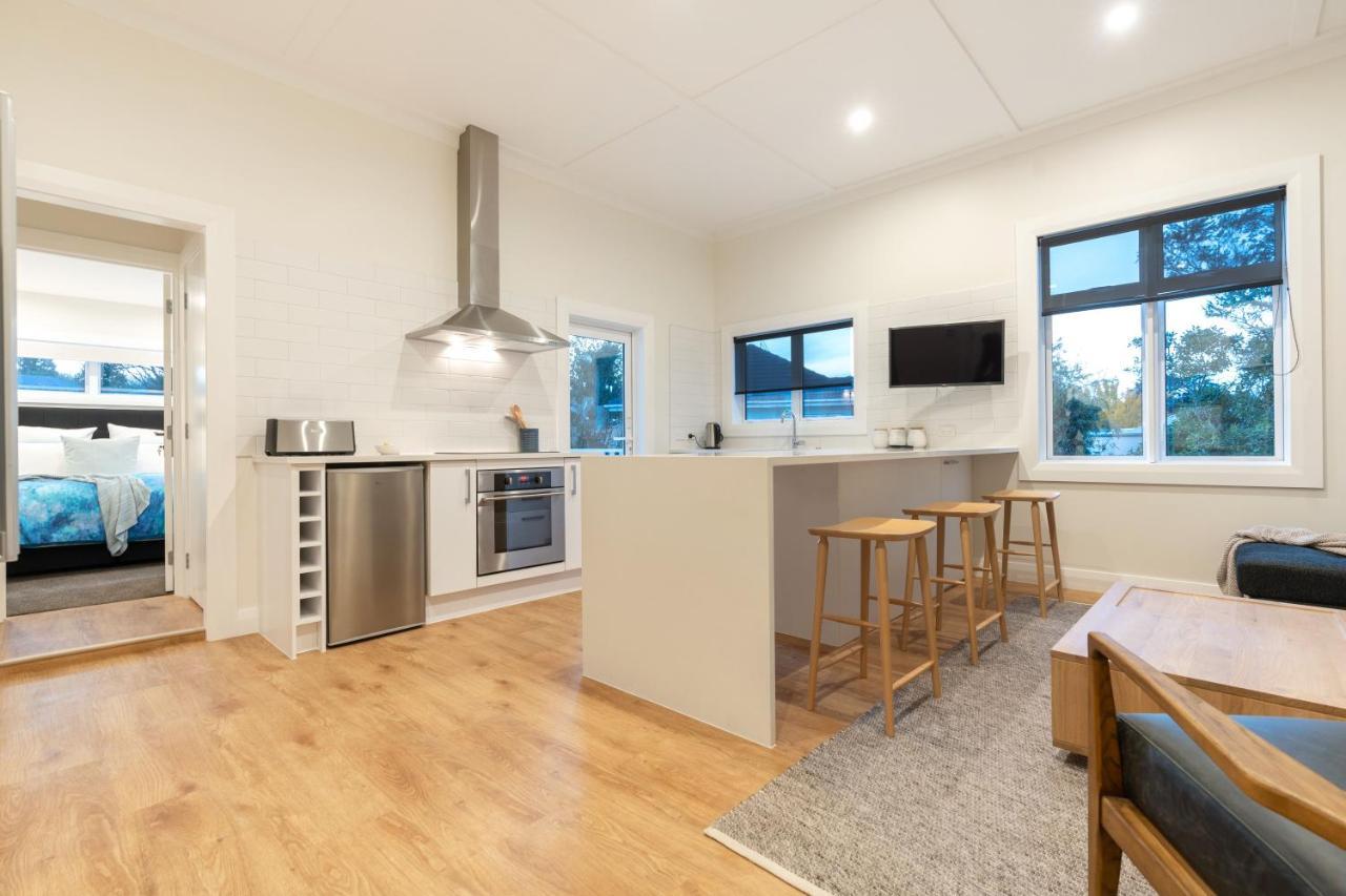 The Village Reserve Boutique Accomodation オークランド エクステリア 写真