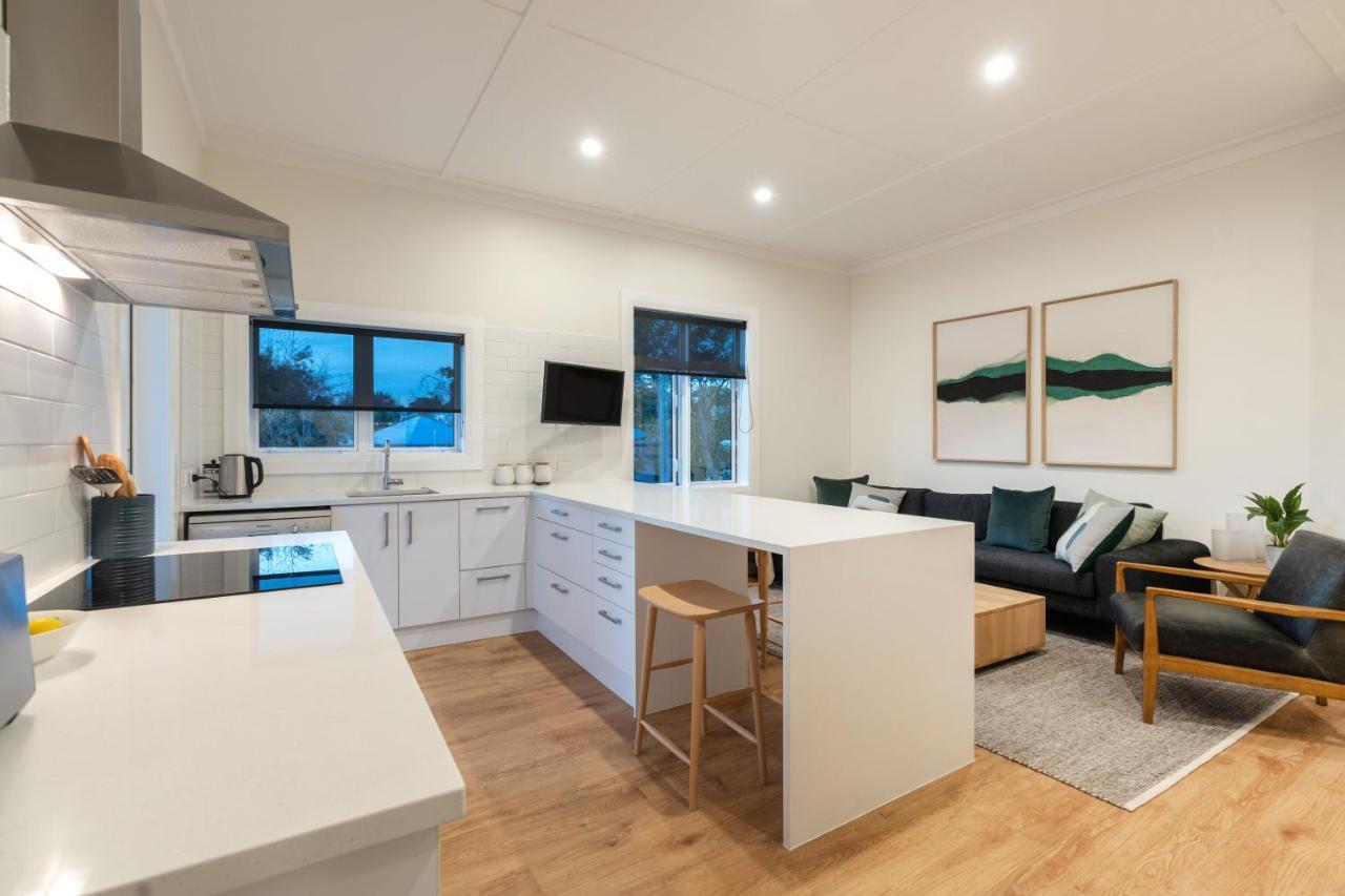 The Village Reserve Boutique Accomodation オークランド エクステリア 写真
